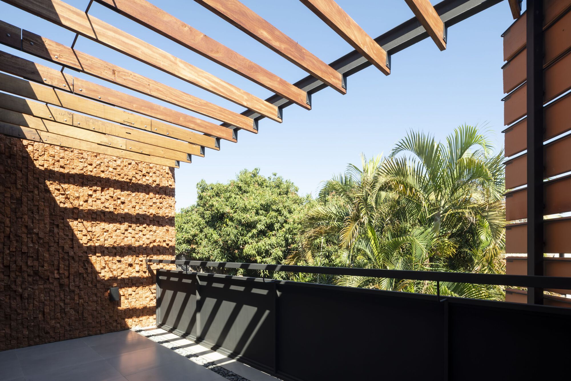 Alas Paraguayas House