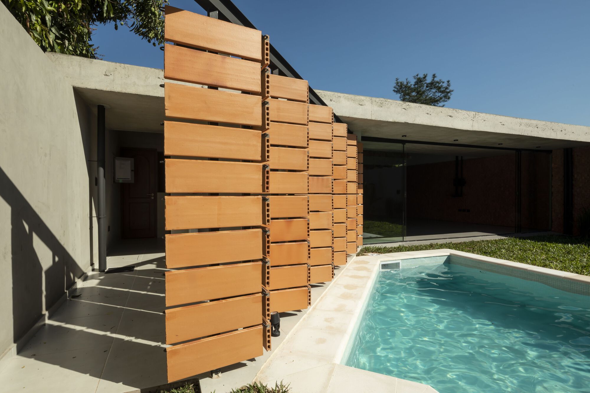 Alas Paraguayas House