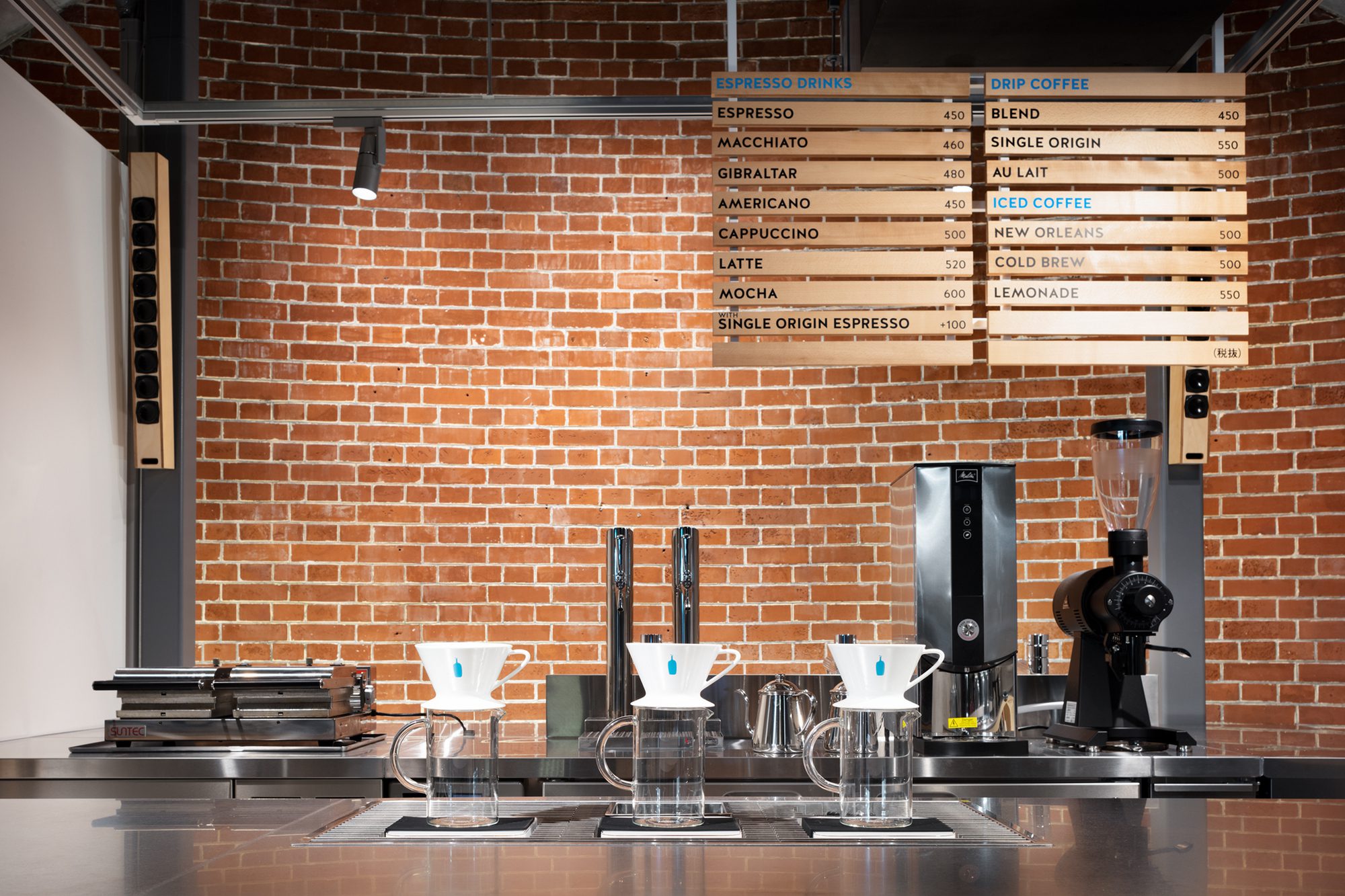 Blue Bottle Coffee Kanda Manseibashi Cafe