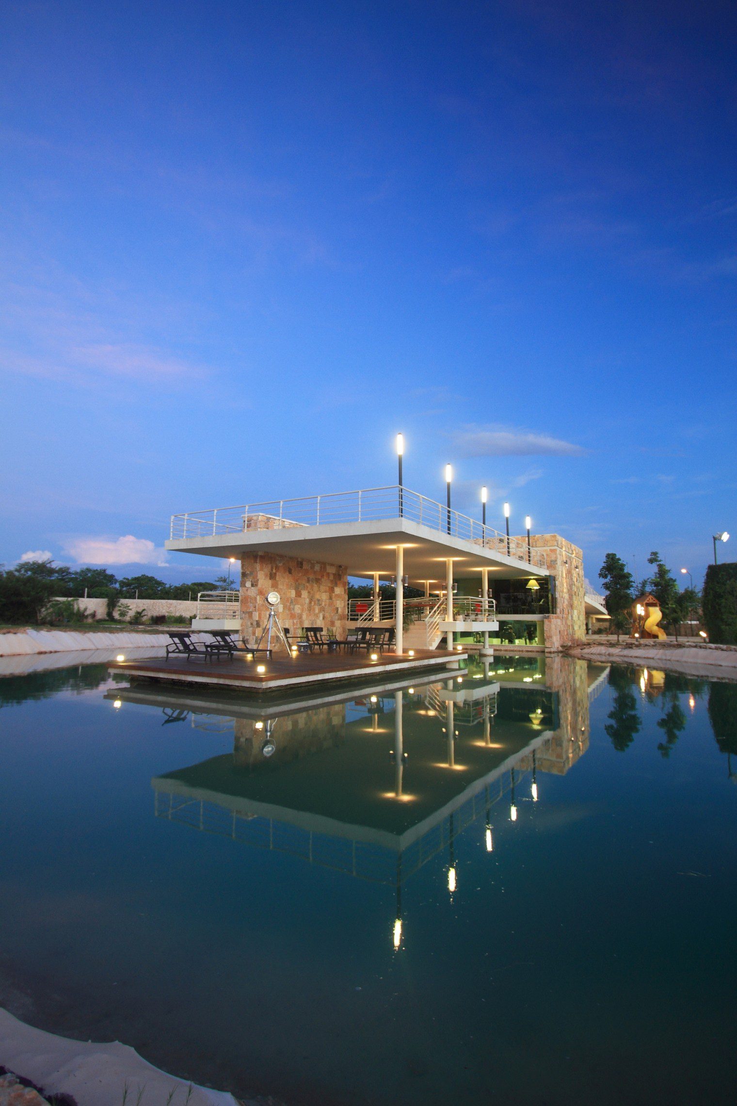 Club House Punta Lago