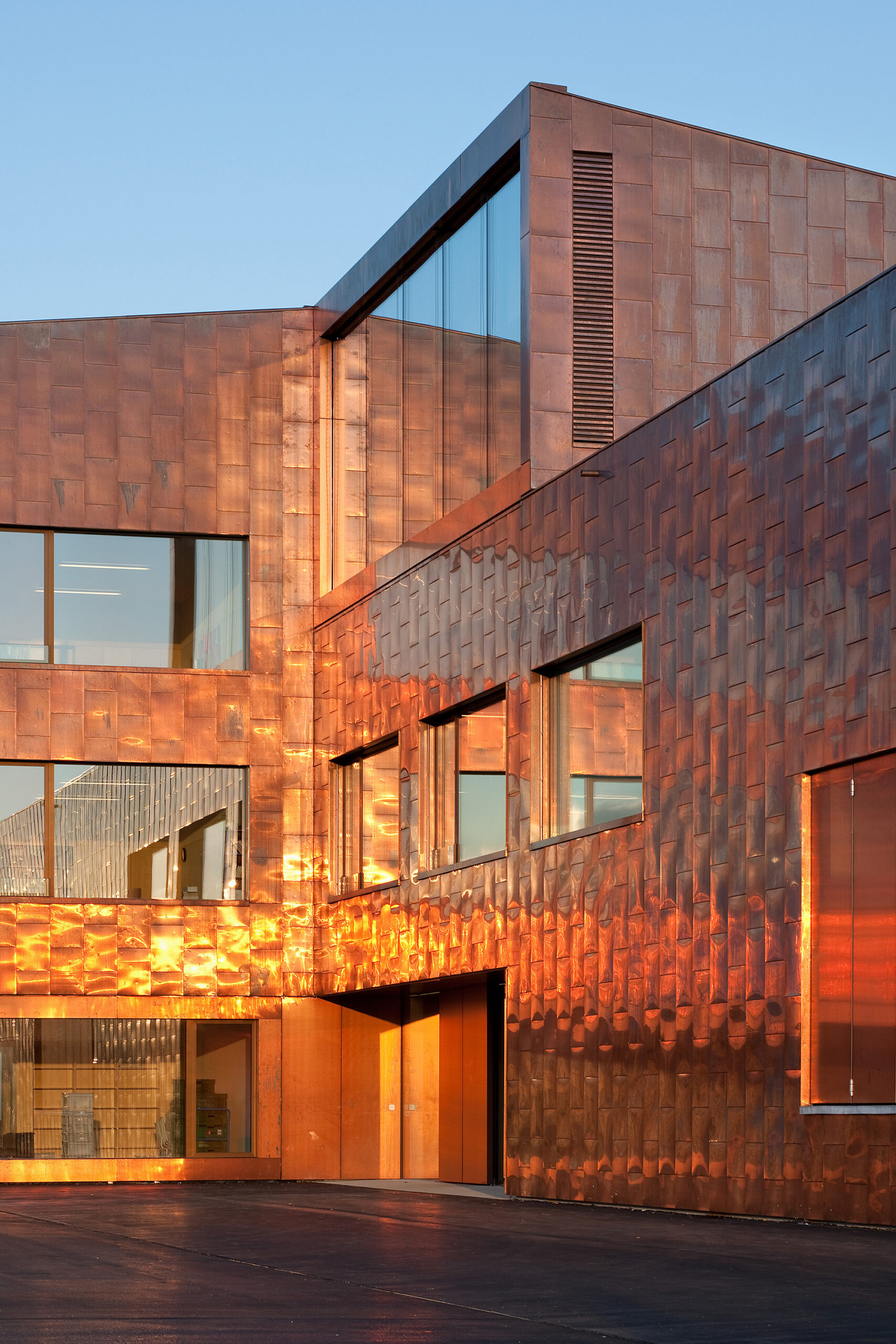 Multipurpose Sports Hall and Secondary School Collège du Léman