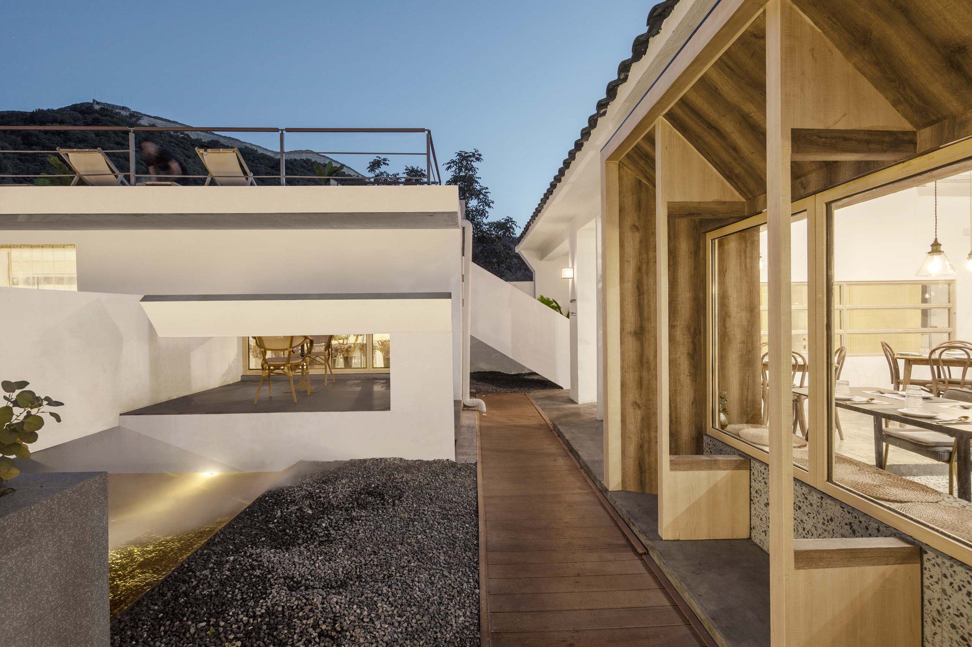 Village Courtyard Restaurant