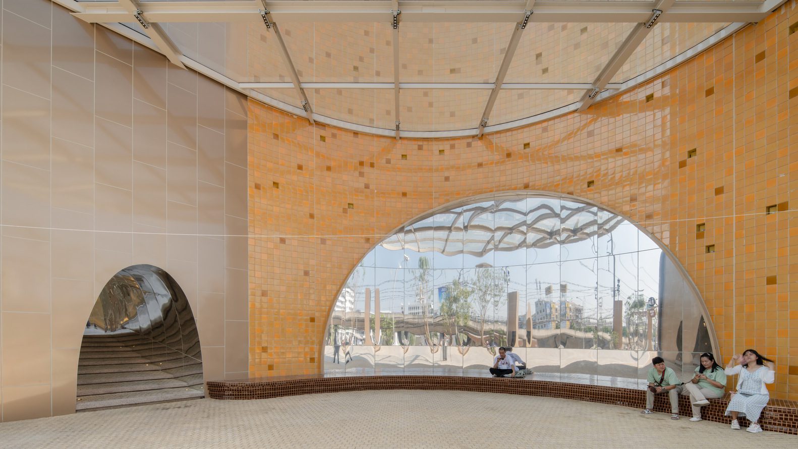 Central Nakhon Pathom