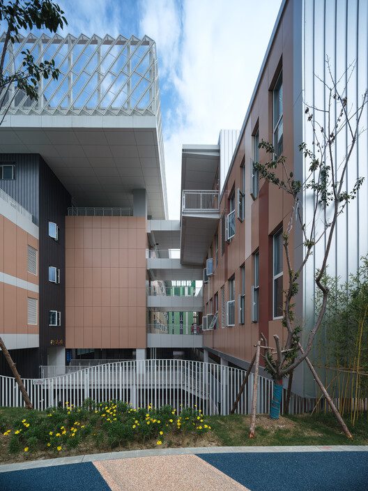 Expansion and Renovation of Primary School & Urban Infrastructure Multi-system Complex