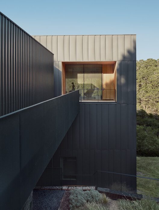 Falcon Ledge Residence