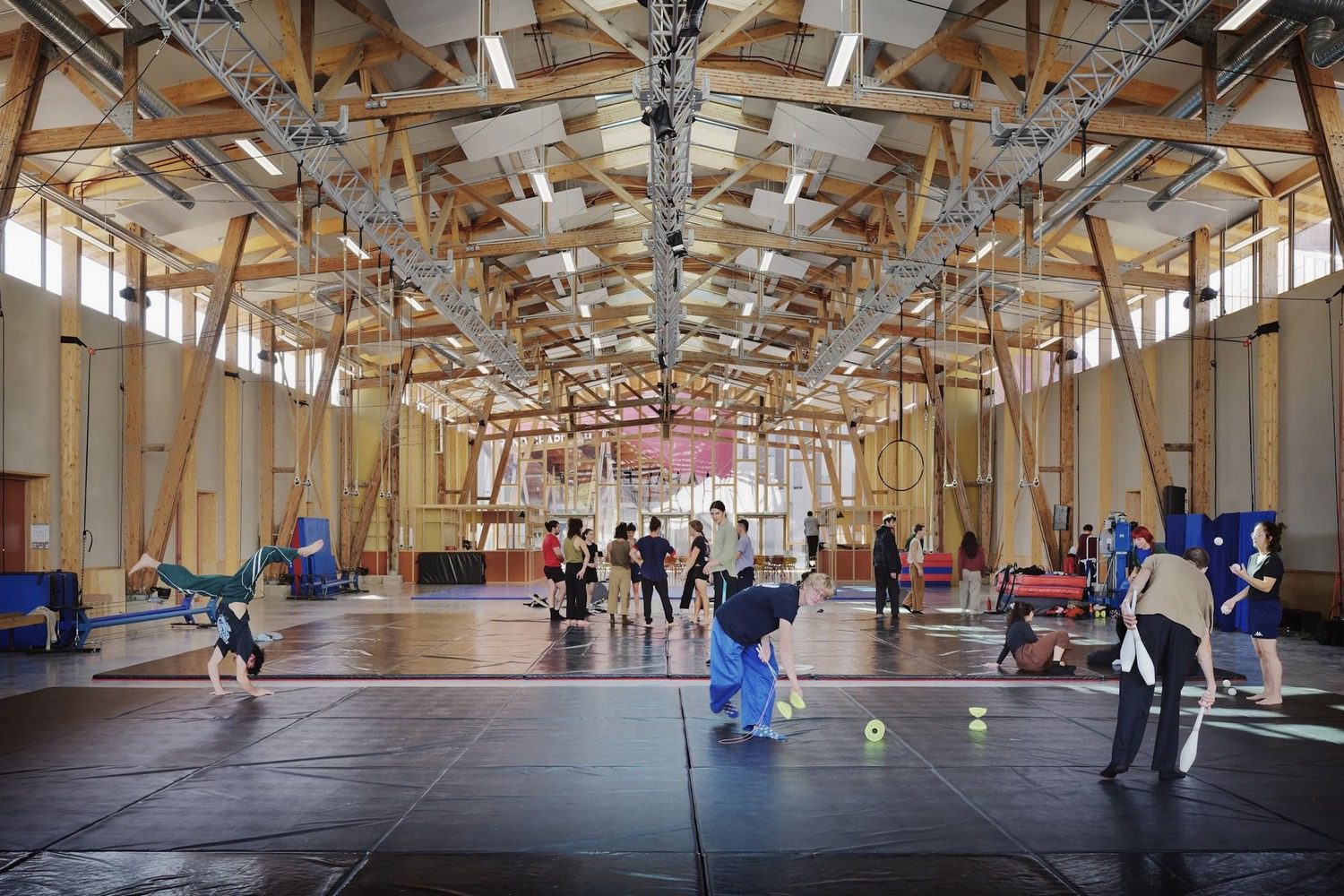 Restructuring and Extension of the Académie Fratellini in Saint-Denis