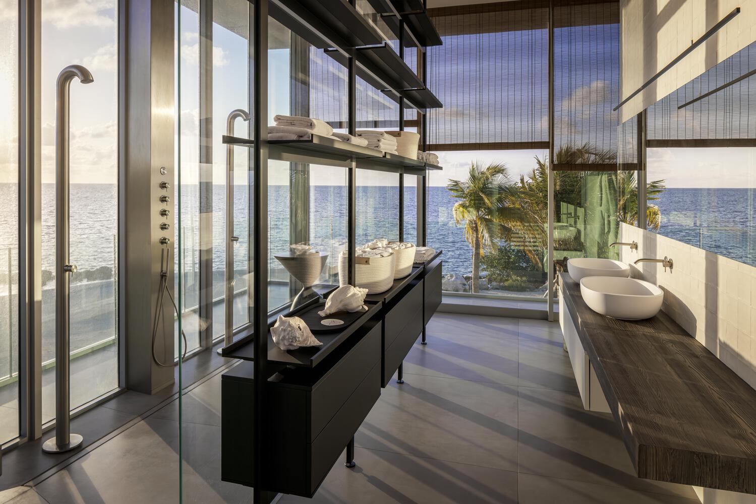 Van der Vlugt Residence