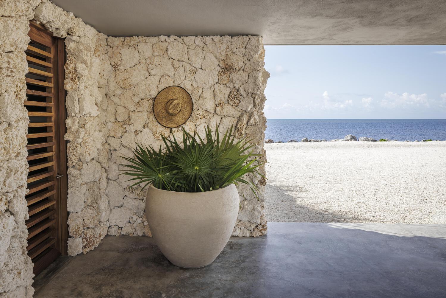 Van der Vlugt Residence