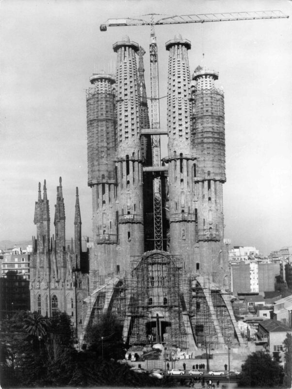 1974 © Expiatory Temple of the Sagrada Família