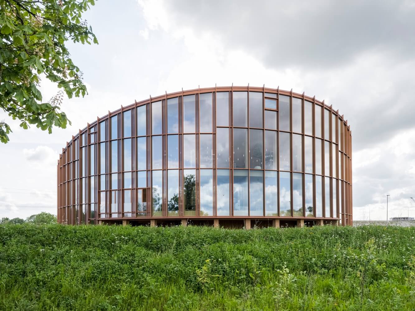Dymak HQ