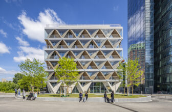 the cradle in duesseldorf. hpp-architekten, arrow international
