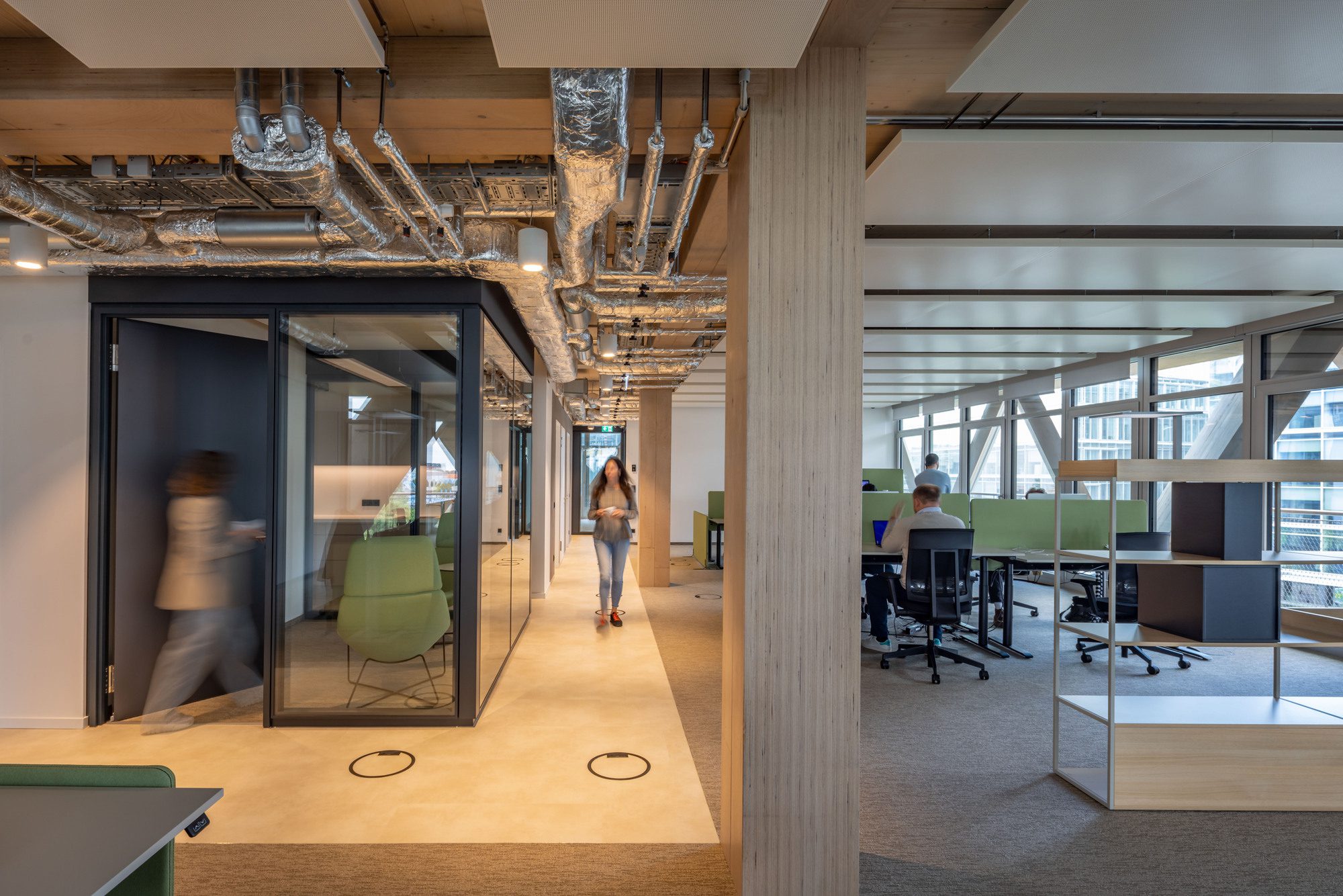 the cradle in duesseldorf. hpp-architekten, arrow international