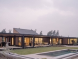House with Lucarna | Paralelo Transversal