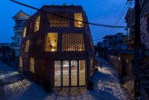 Brick House (Cave) | H&P Architects